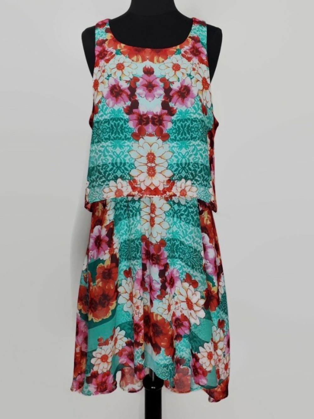 Bisou Bisou Teal and Pink Tropical Floral Dress size 6